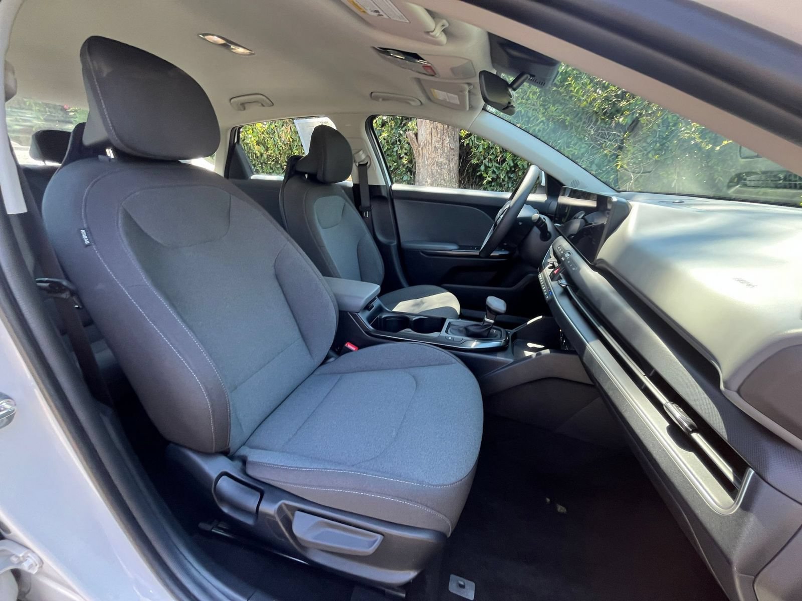 Used 2025 Kia K4 FWD image 35