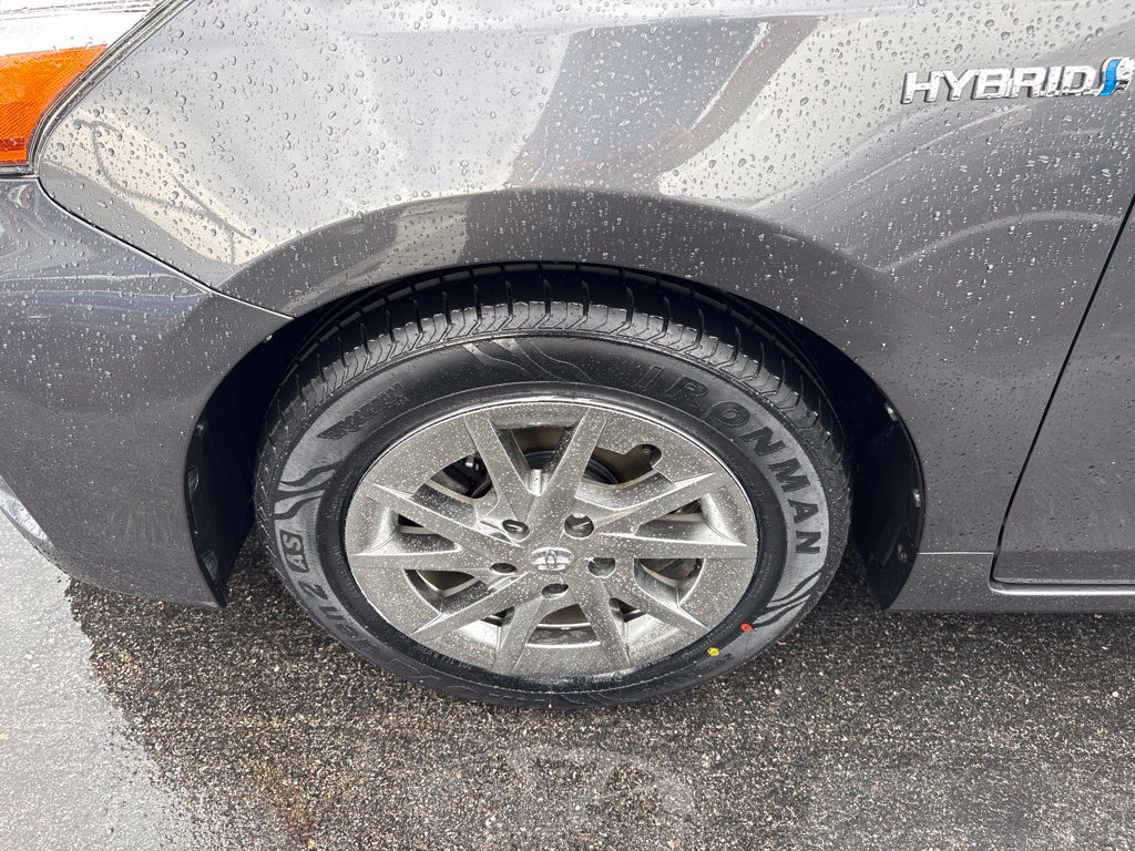 Used 2017 Toyota Prius V Two FWD image 7