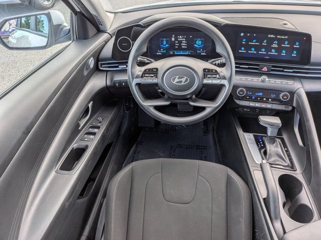 Used 2024 Hyundai Elantra SEL FWD image 15