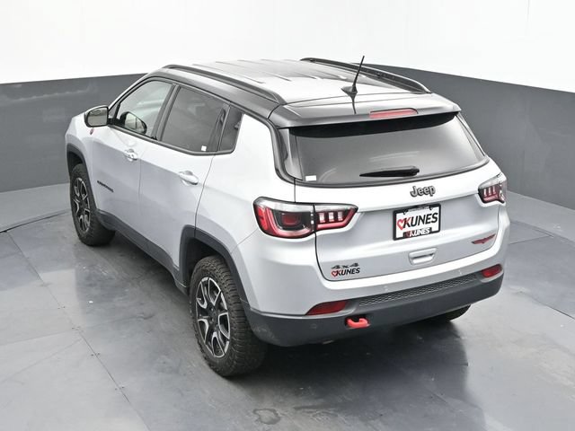 Used 2025 Jeep Compass Trailhawk AWD/4WD image 41