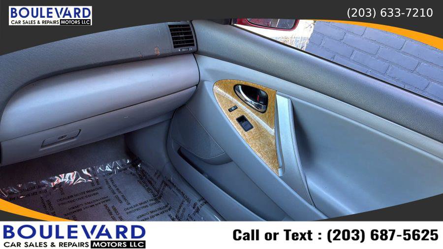 Used 2007 Toyota Camry XLE FWD image 9