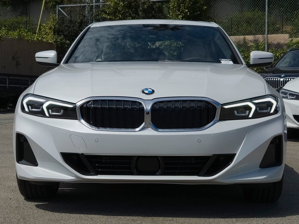 New 2026 BMW 330i Sedan w/ Premium Package RWD image 2
