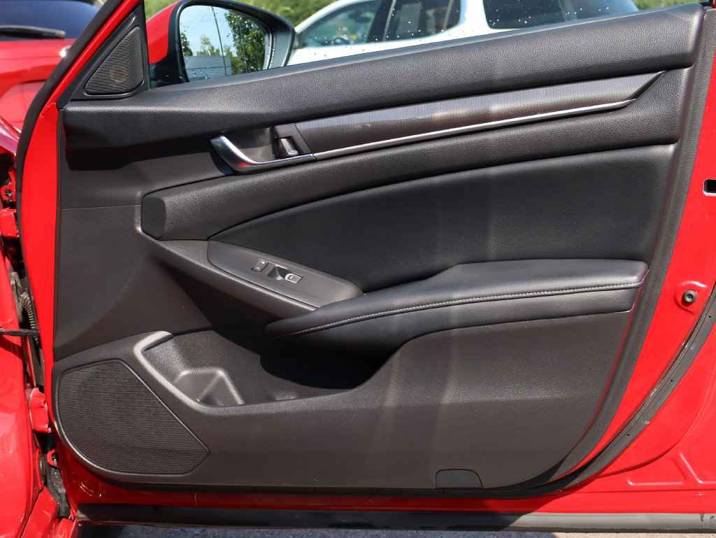 Certified 2018 Honda Accord Sport image 11