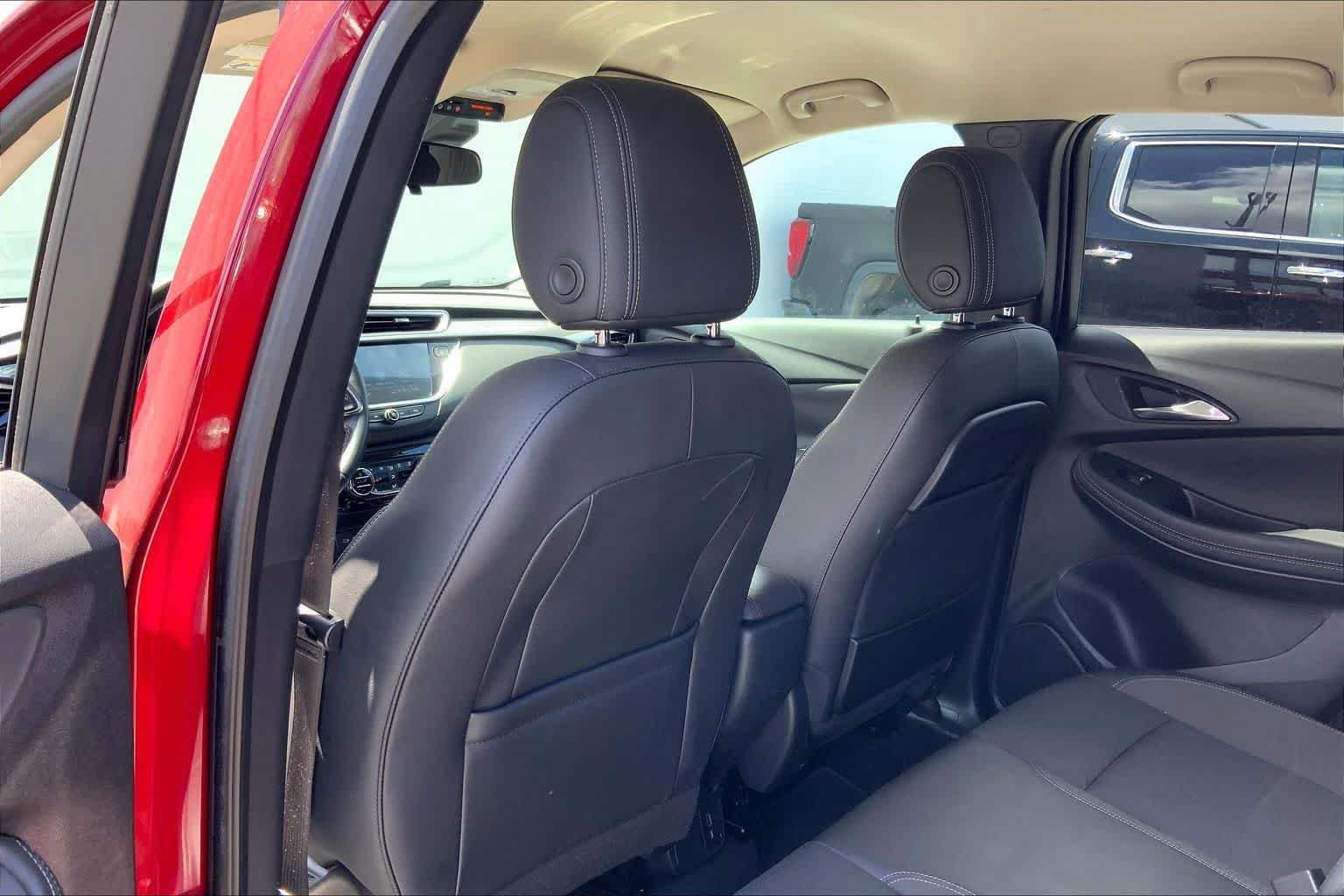 Used 2023 Buick Encore GX Select w/ Sport Touring Package FWD image 12