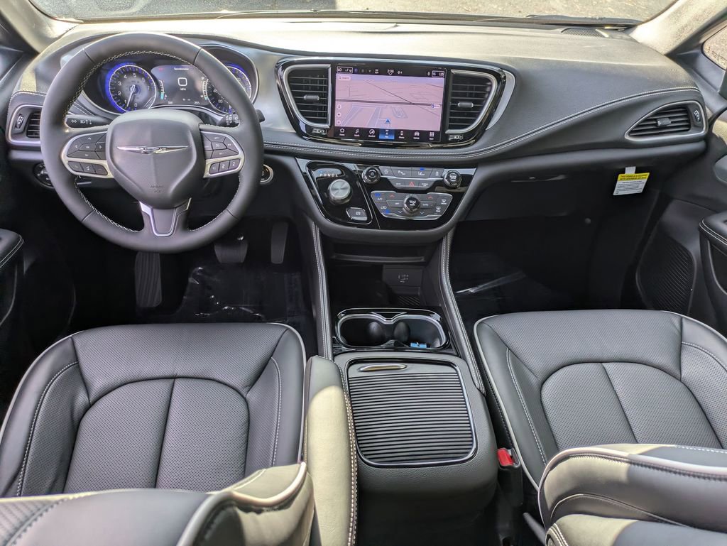 New 2026 Chrysler Pacifica Limited image 28