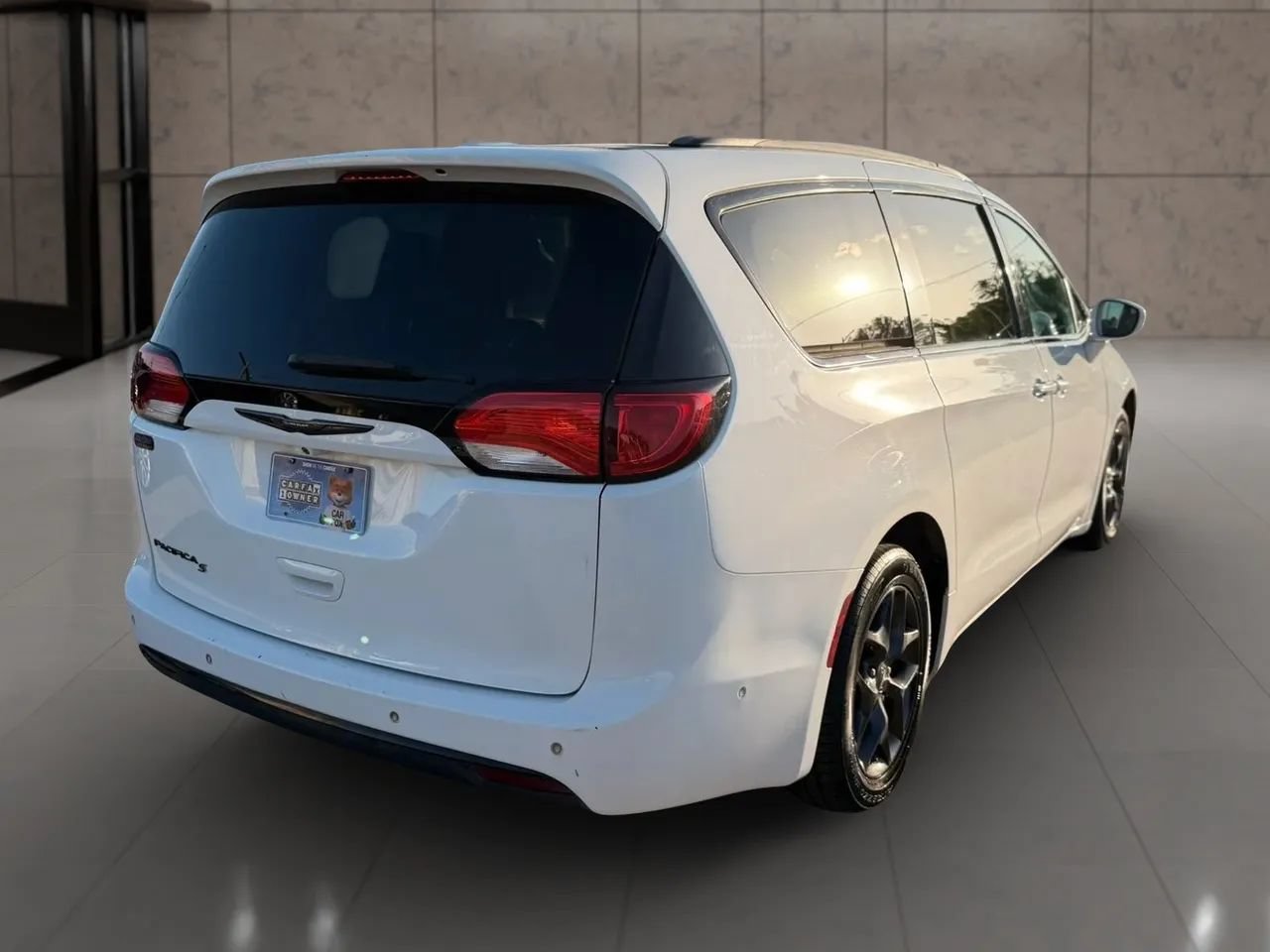 Used 2019 Chrysler Pacifica Touring-L Plus w/ Advanced Safetytec Group FWD image 12