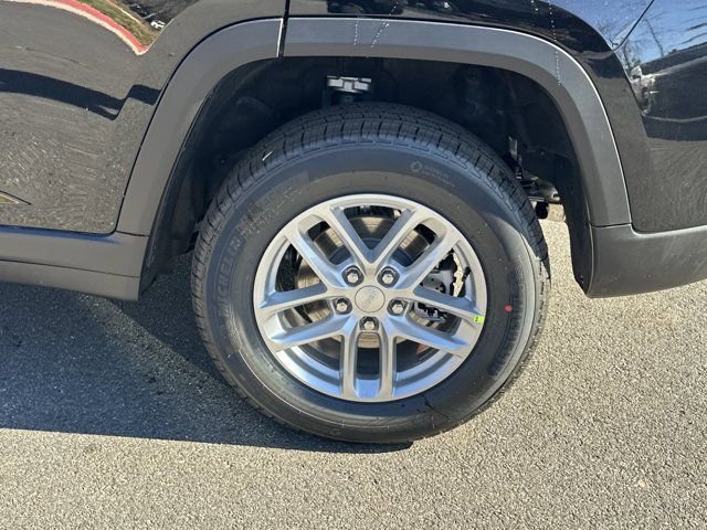 New 2025 Jeep Grand Cherokee Laredo X w/ Luxury Tech Group I image 22