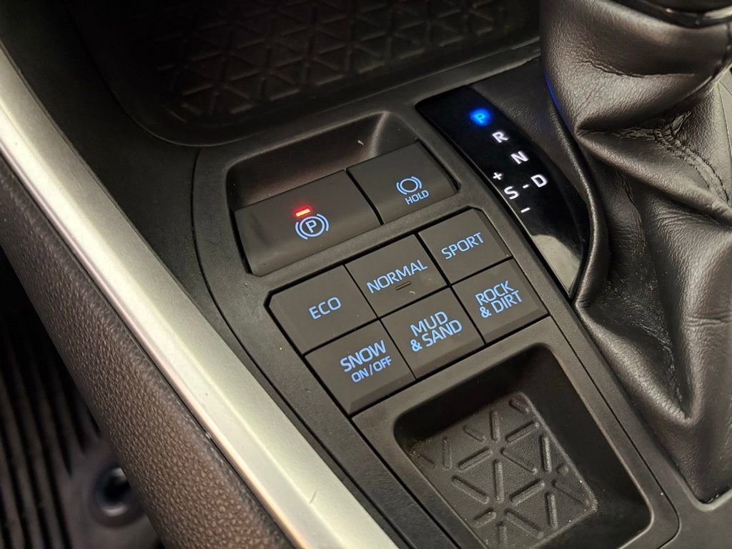 Used 2019 Toyota RAV4 XLE Premium image 31