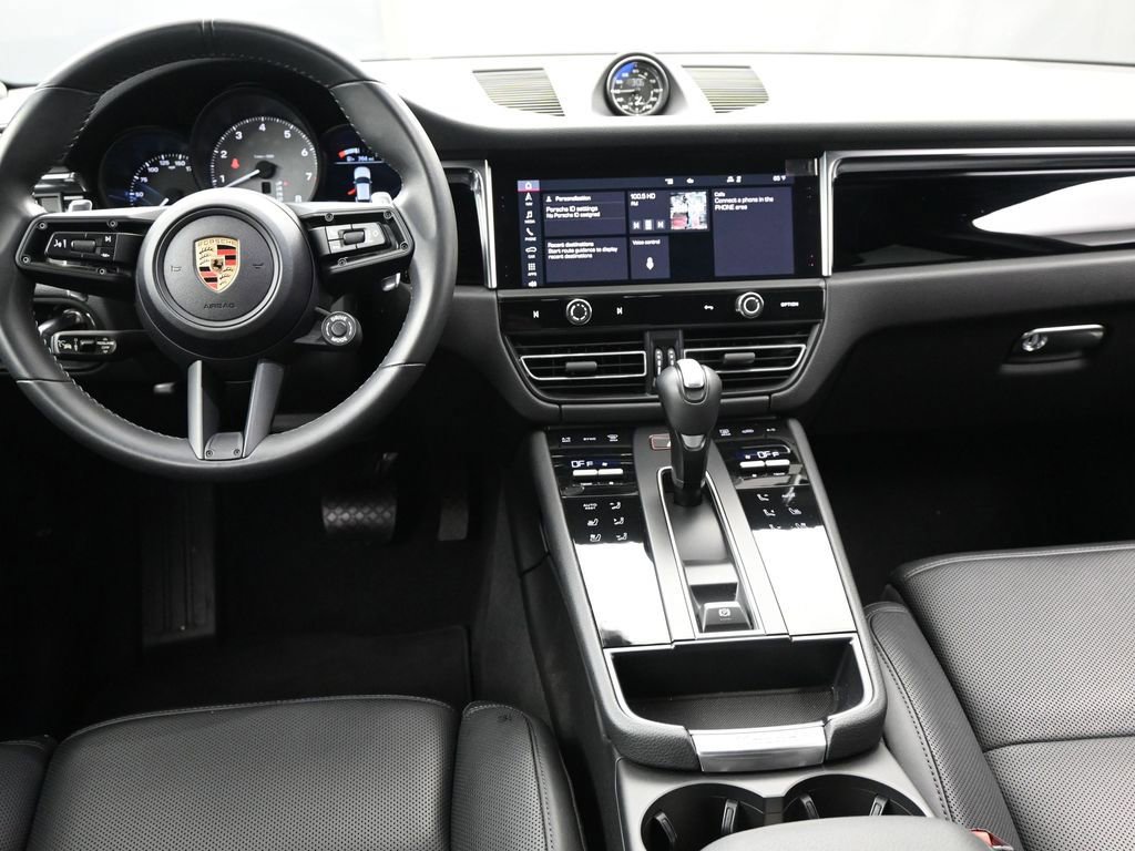 Certified 2024 Porsche Macan S image 8