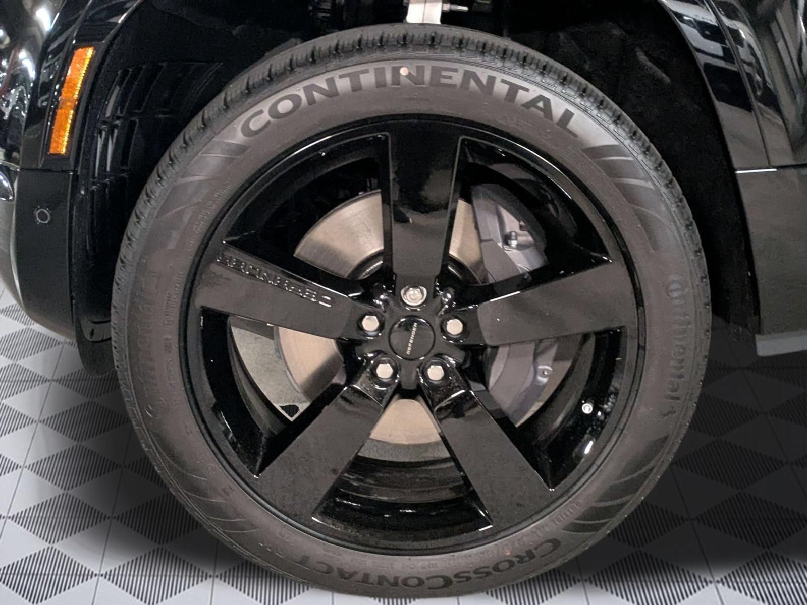 New 2026 Land Rover Defender 130 X-Dynamic SE AWD/4WD image 9