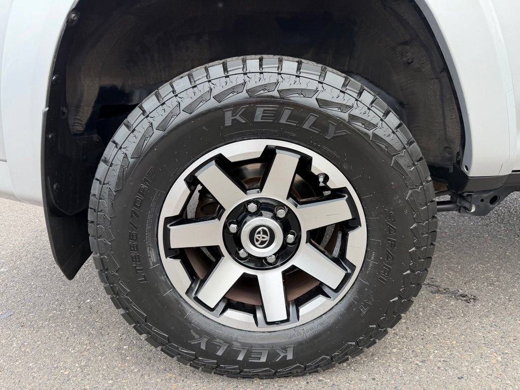 Used 2021 Toyota 4Runner TRD Off-Road Premium w/ Moonroof Package AWD/4WD image 9