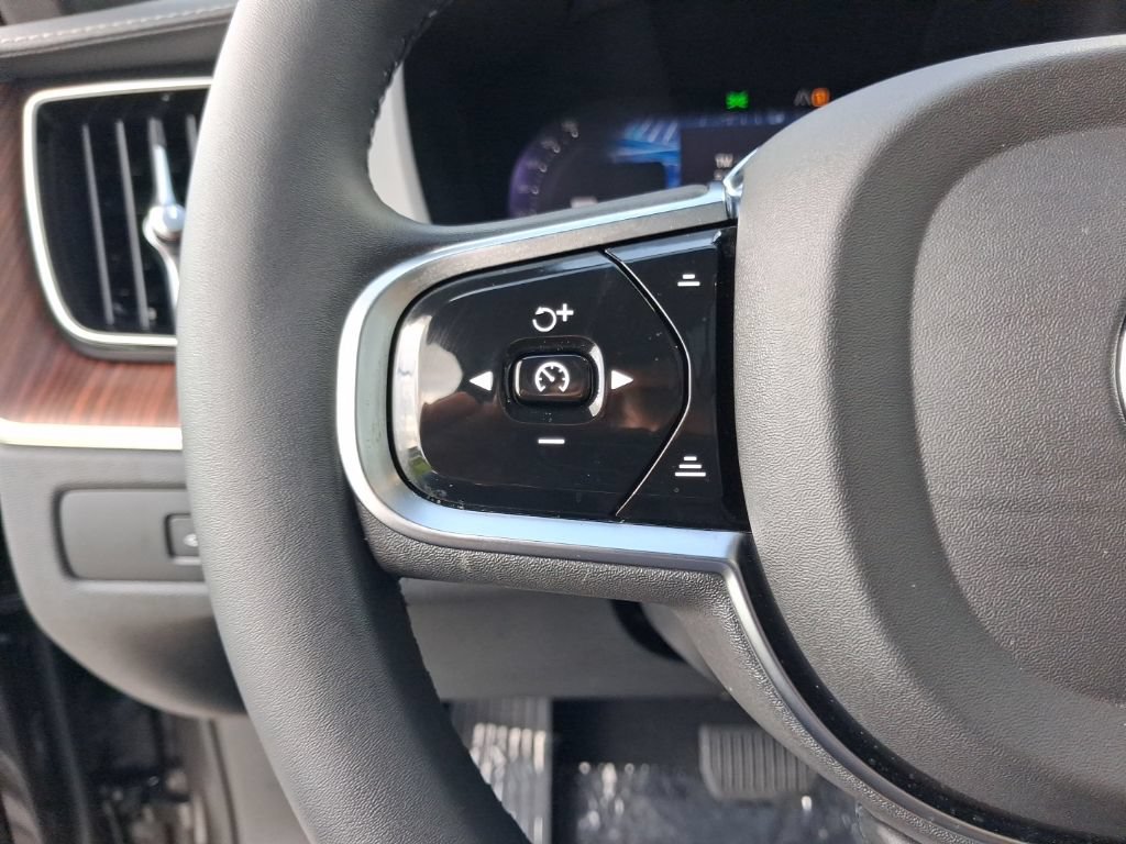 Used 2024 Volvo XC60 B5 Ultimate AWD/4WD image 19