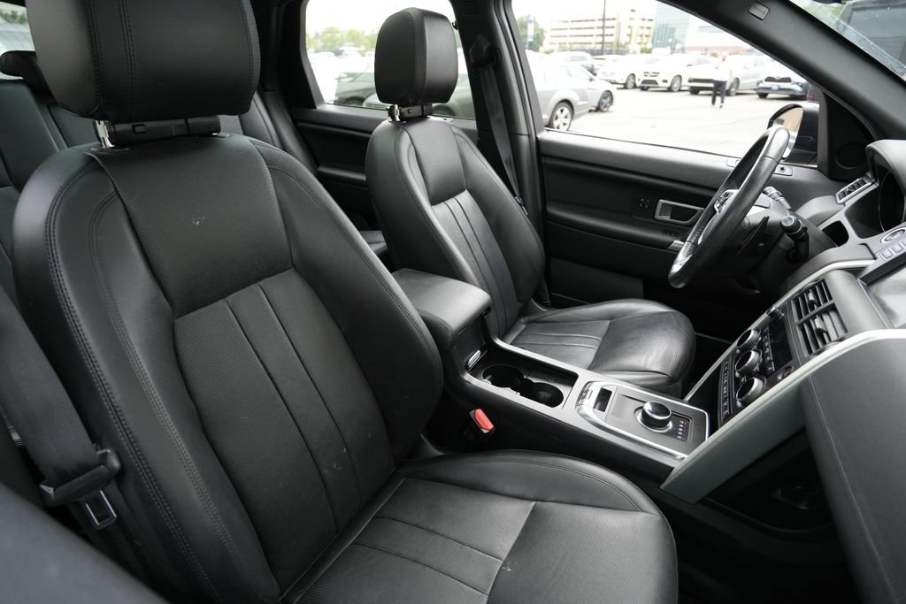 Used 2019 Land Rover Discovery Sport AWD/4WD image 32