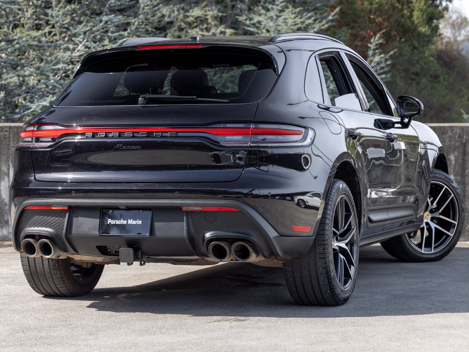 Certified 2023 Porsche Macan AWD/4WD image 11