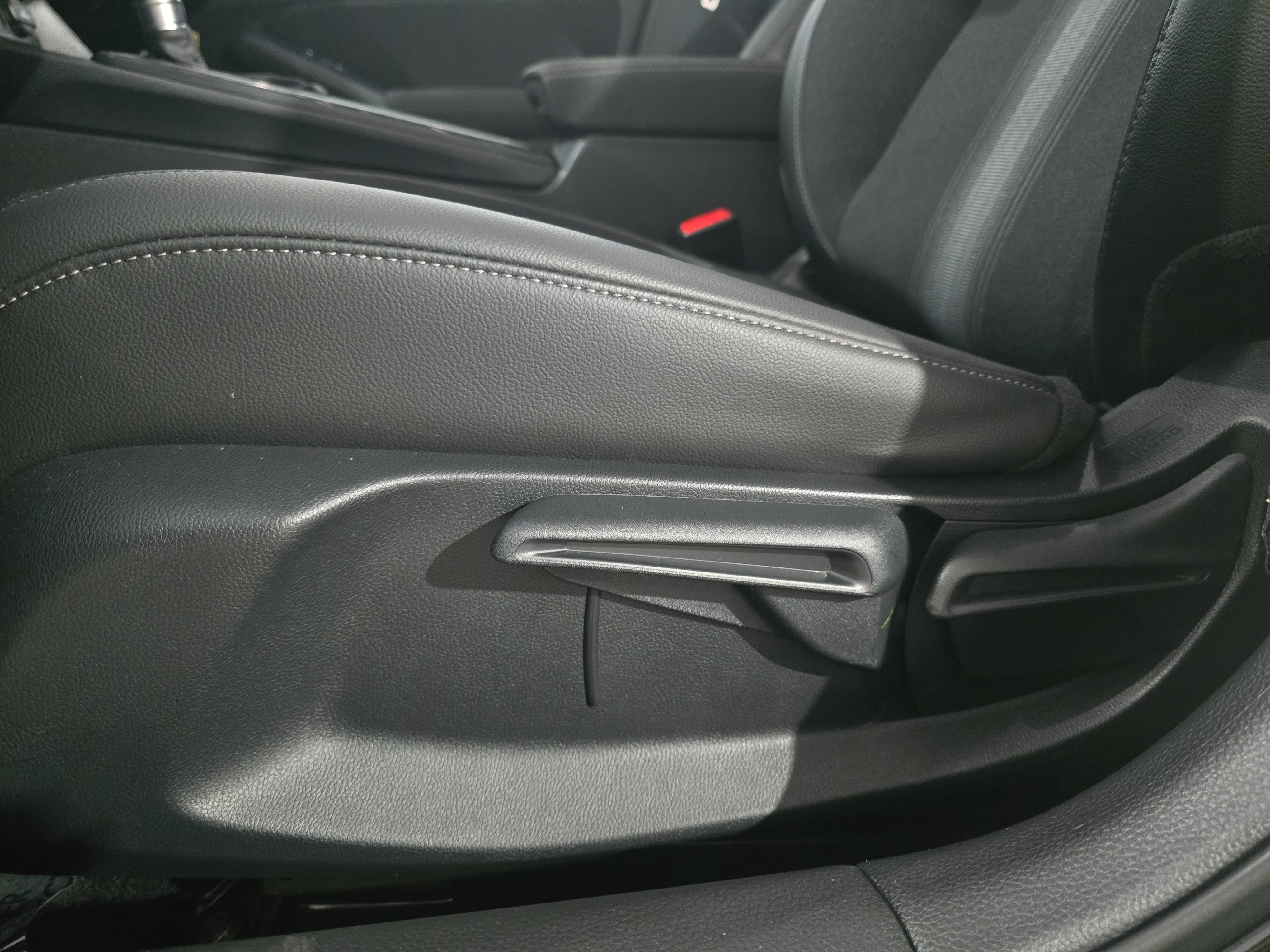 Used 2025 Honda Civic Sport image 26