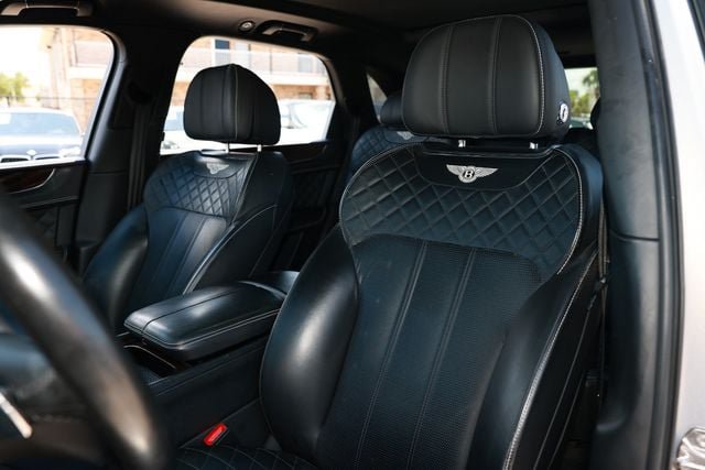 Used 2018 Bentley Bentayga AWD/4WD image 9