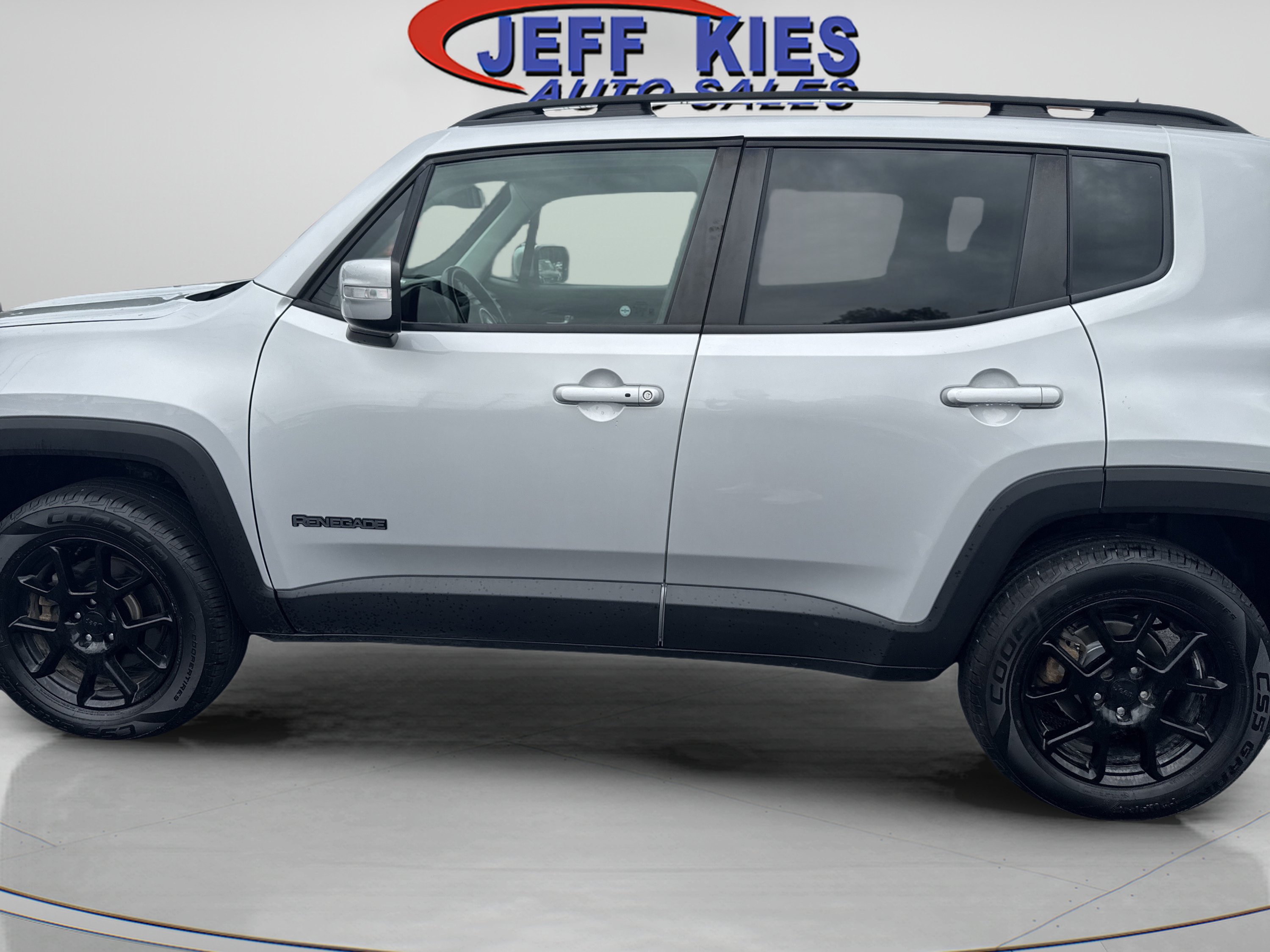 Used 2020 Jeep Renegade Altitude AWD/4WD image 8
