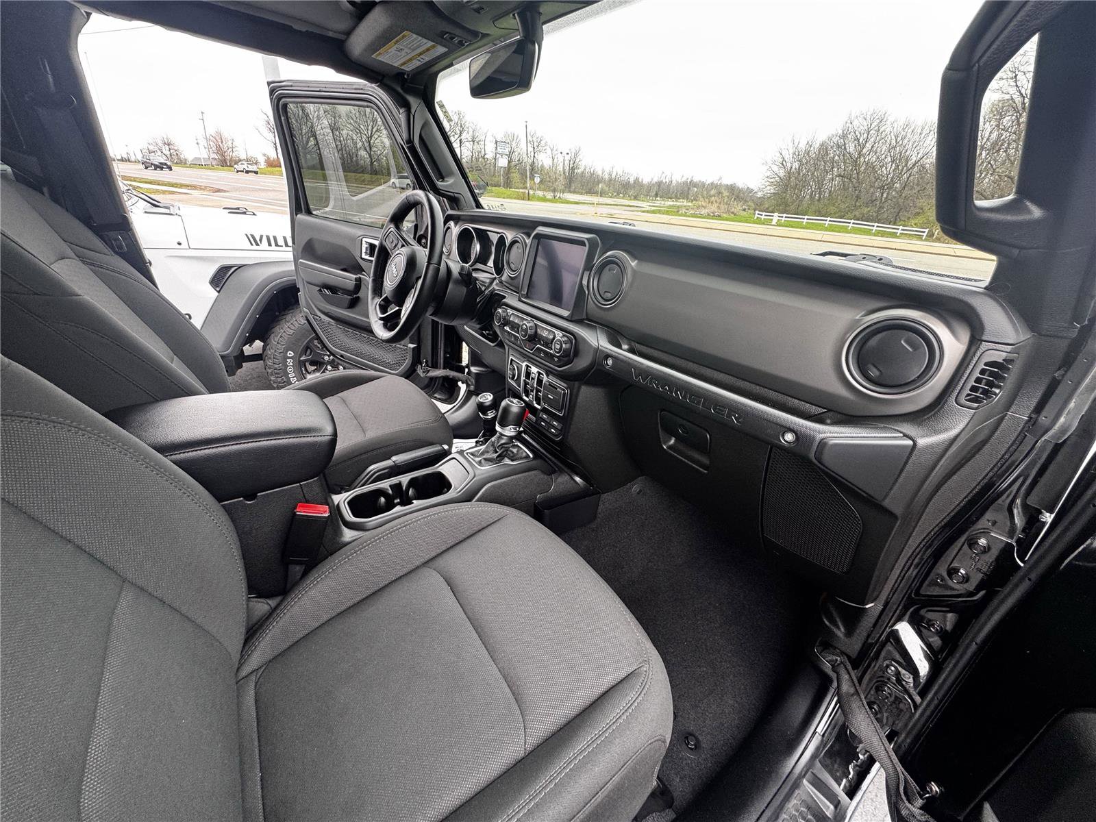 Used 2022 Jeep Wrangler Unlimited Sport AWD/4WD image 9