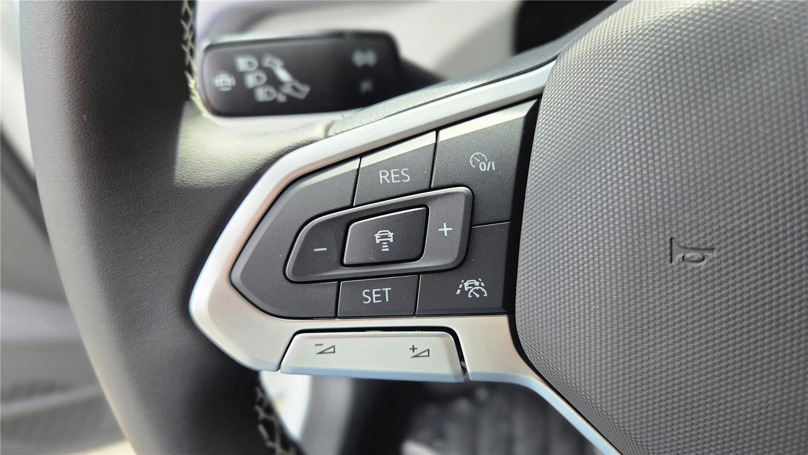 New 2026 Volkswagen Taos SEL AWD/4WD image 17