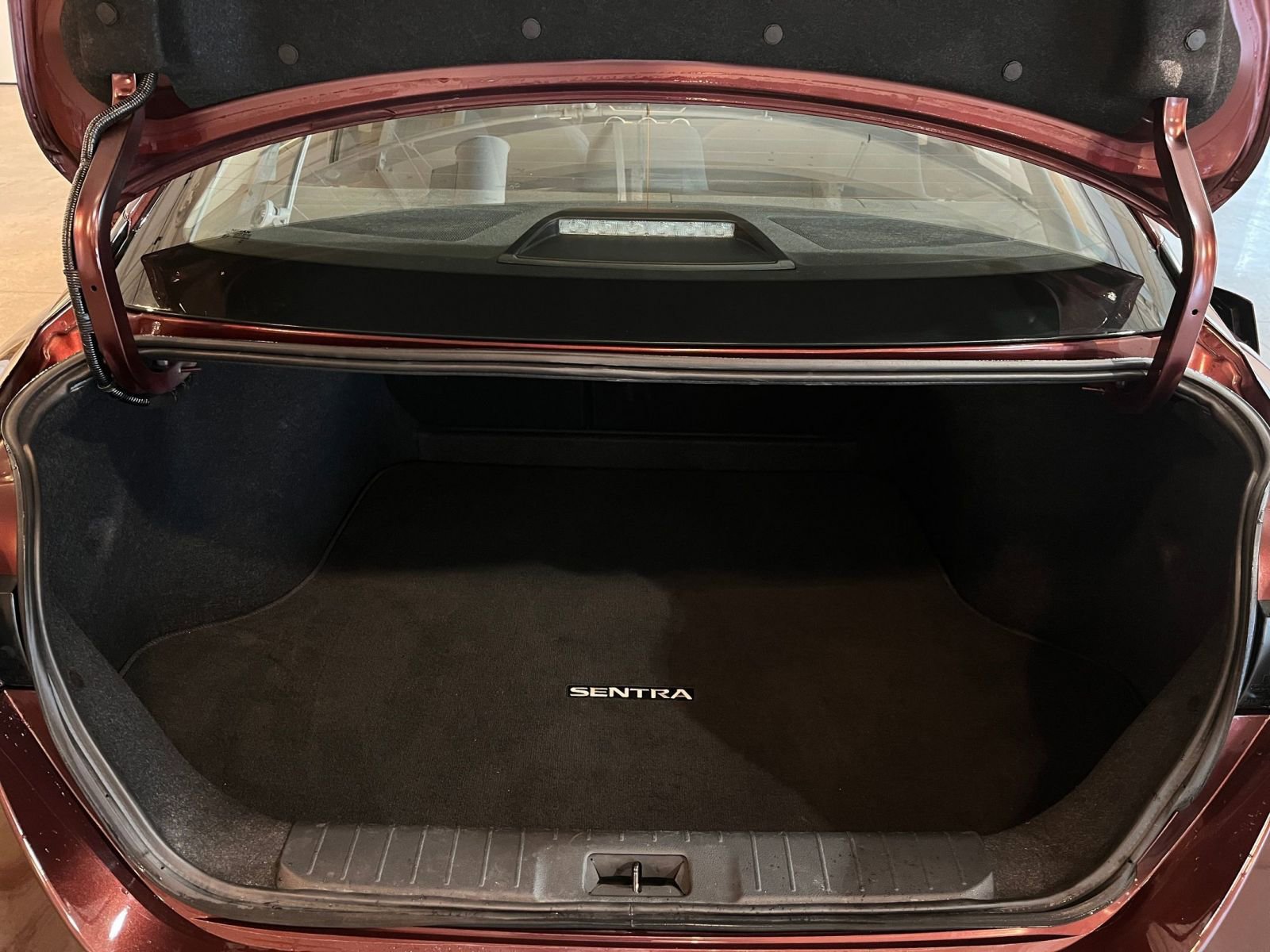Used 2025 Nissan Sentra SV image 30