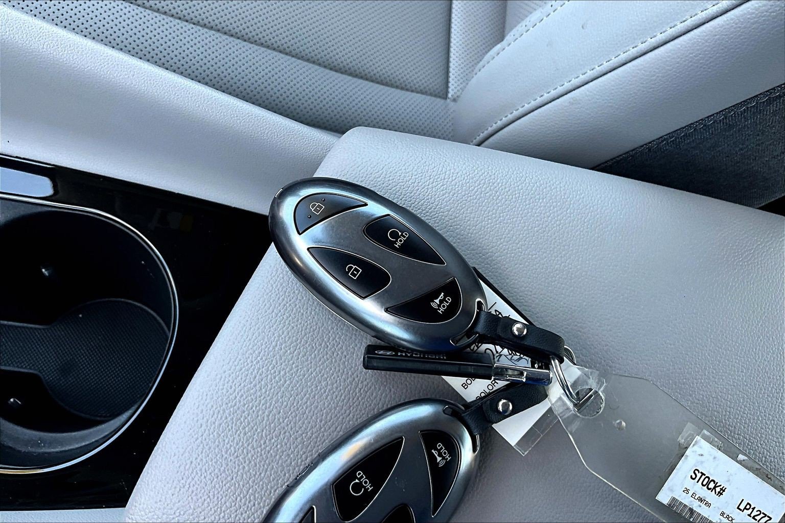 Used 2025 Hyundai Elantra Limited FWD image 10