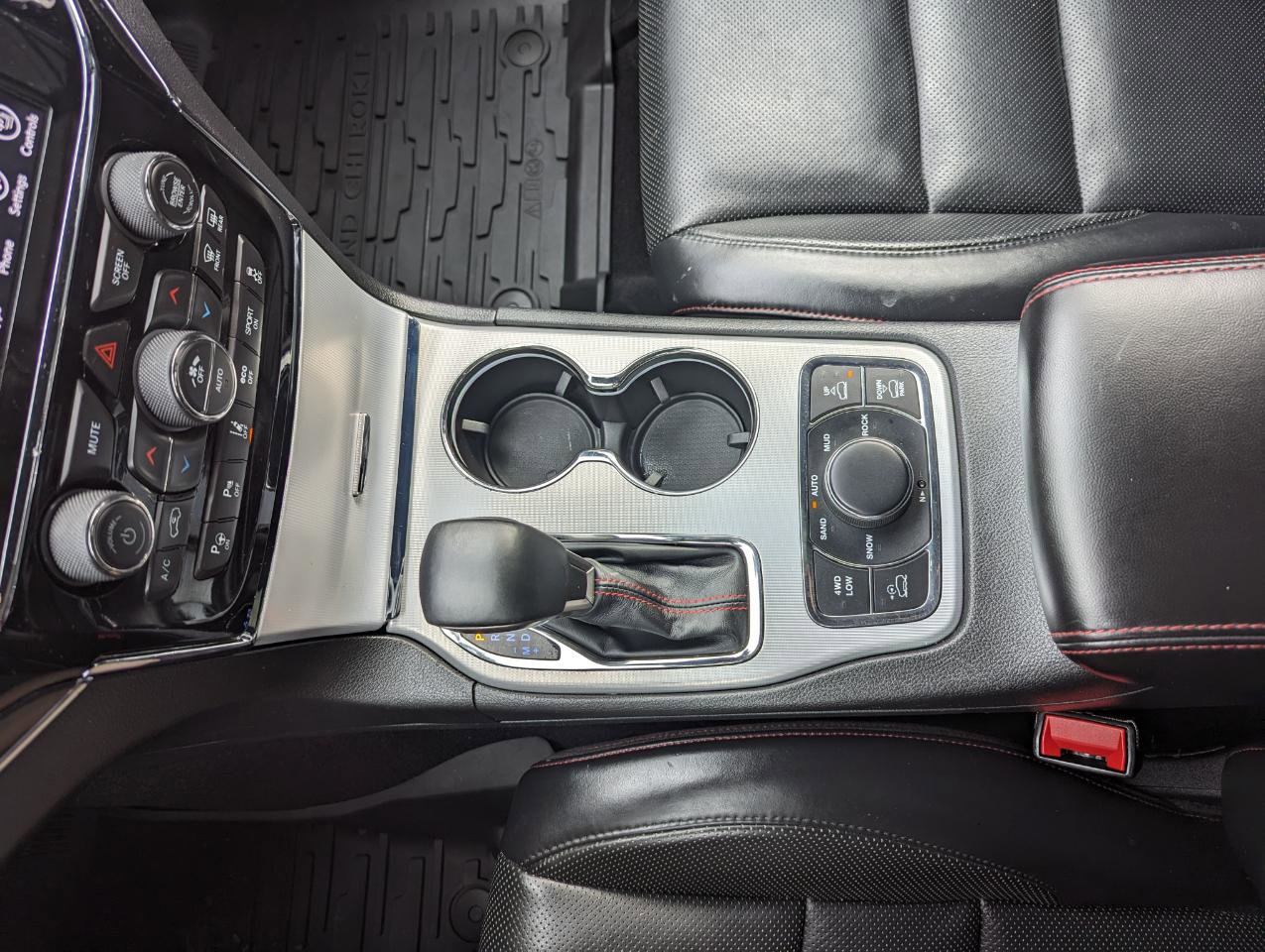 Used 2019 Jeep Grand Cherokee Trailhawk w/ Trailhawk Luxury Group image 22