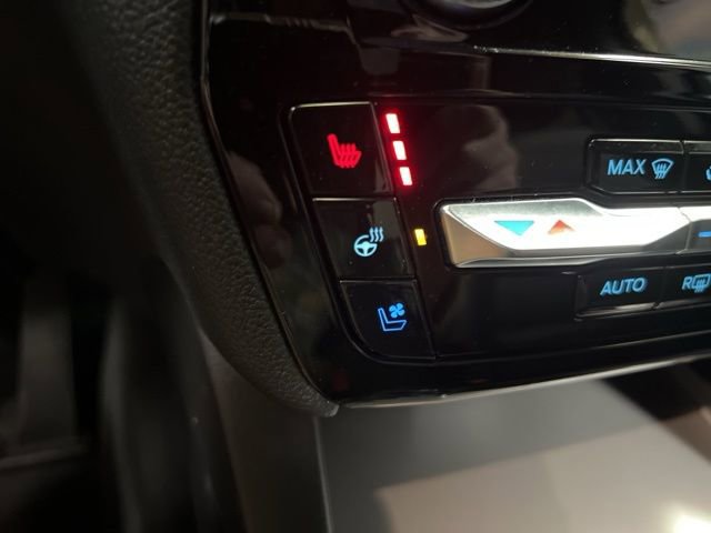 Used 2022 Ford Explorer Limited image 35