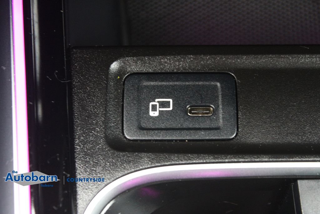 Used 2023 Mercedes-Benz GLB 250 4MATIC w/ Premium Package image 18