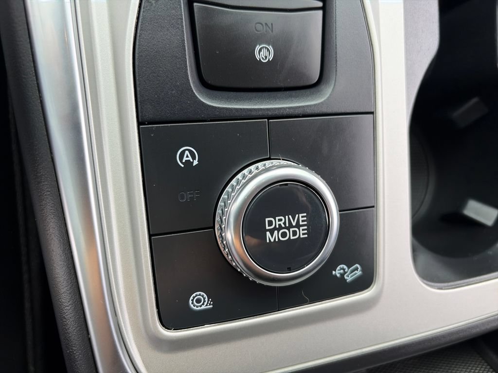 Used 2024 Ford Explorer XLT w/ Equipment Group 202A AWD/4WD image 27