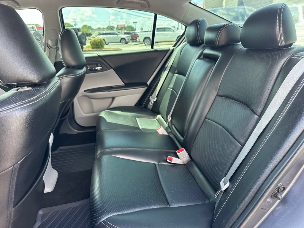 Used 2017 Honda Accord LX image 16