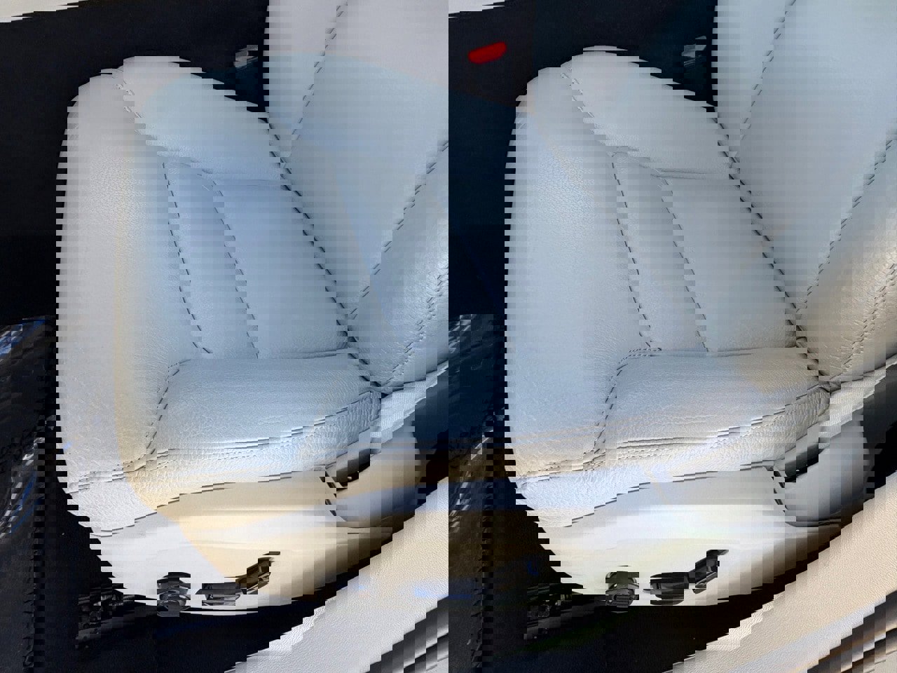 Certified 2023 Volvo S60 B5 Plus image 26