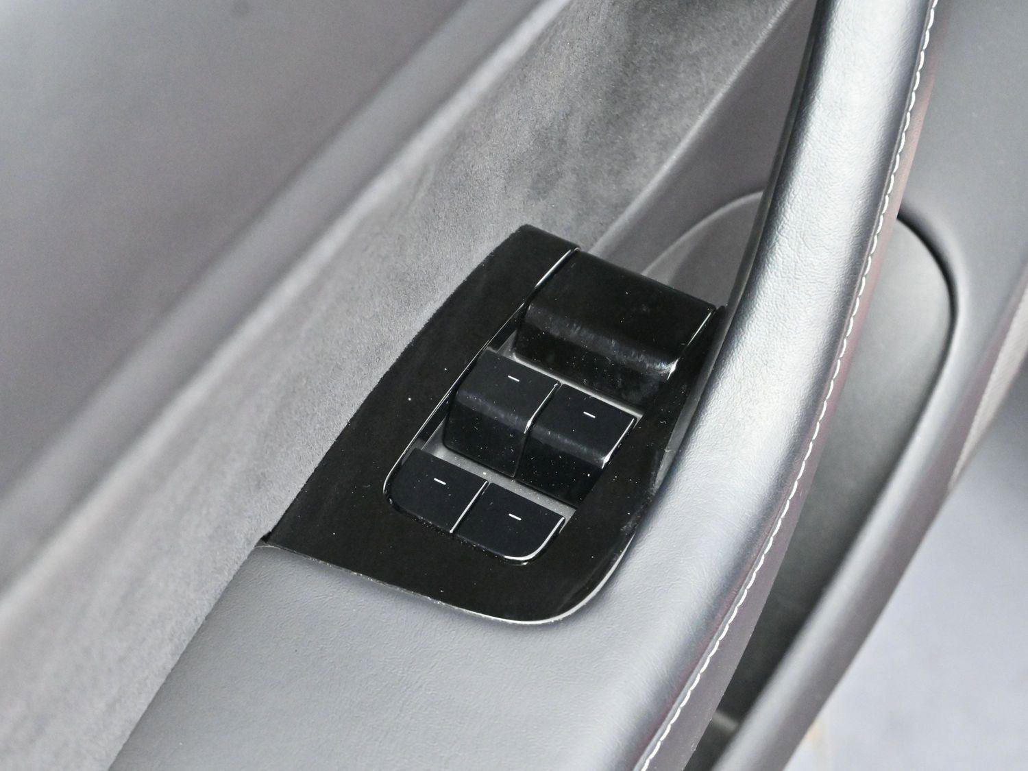 Used 2018 Tesla Model 3 Long Range image 11