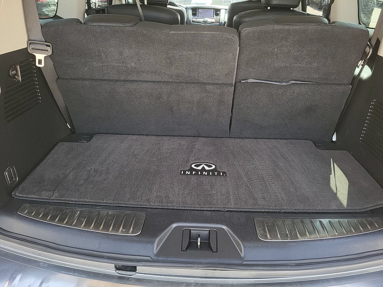 Used 2017 INFINITI QX80 2WD w/ Driver Assistance Package image 26
