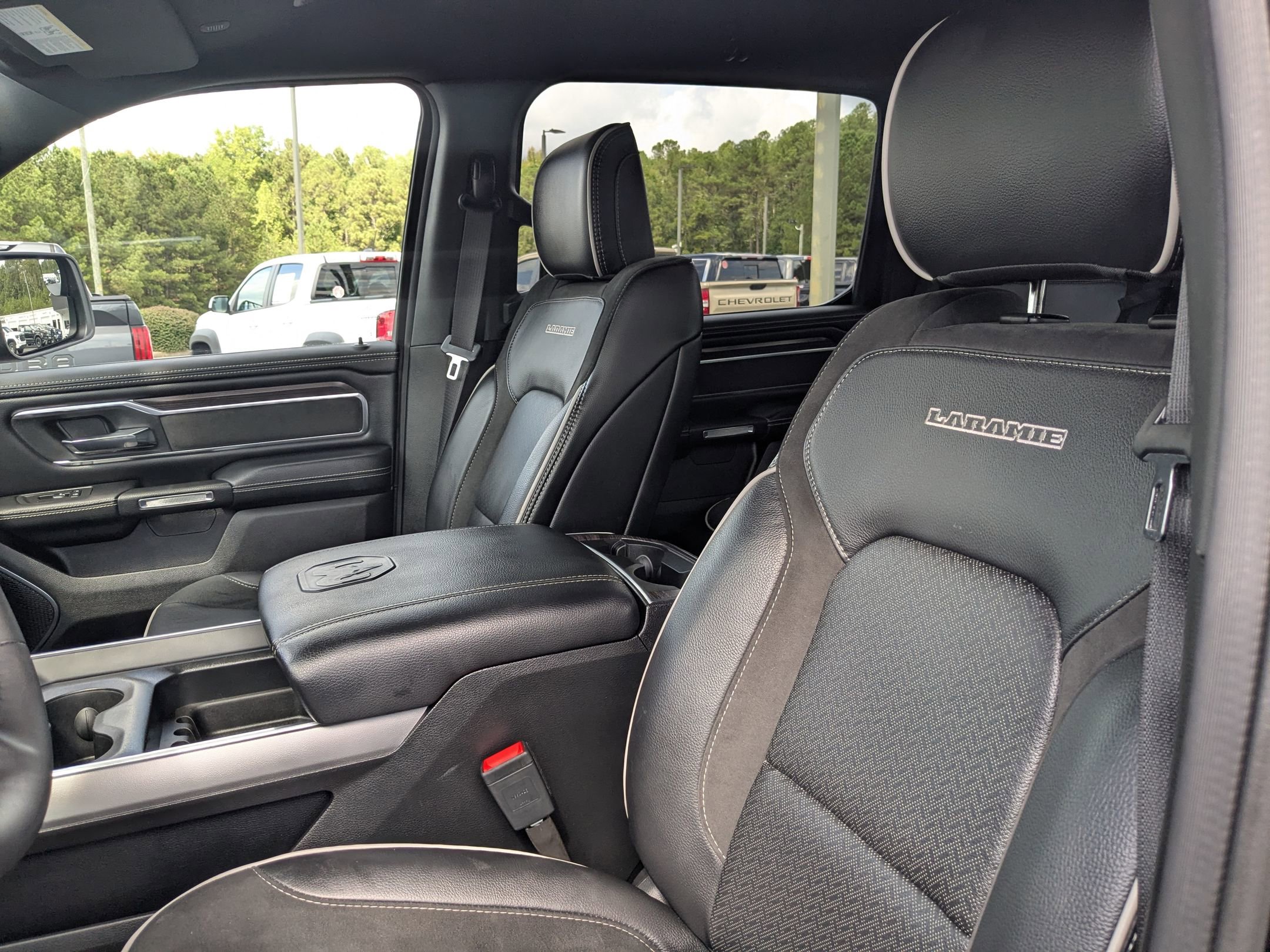 Used 2025 RAM 1500 Laramie image 14