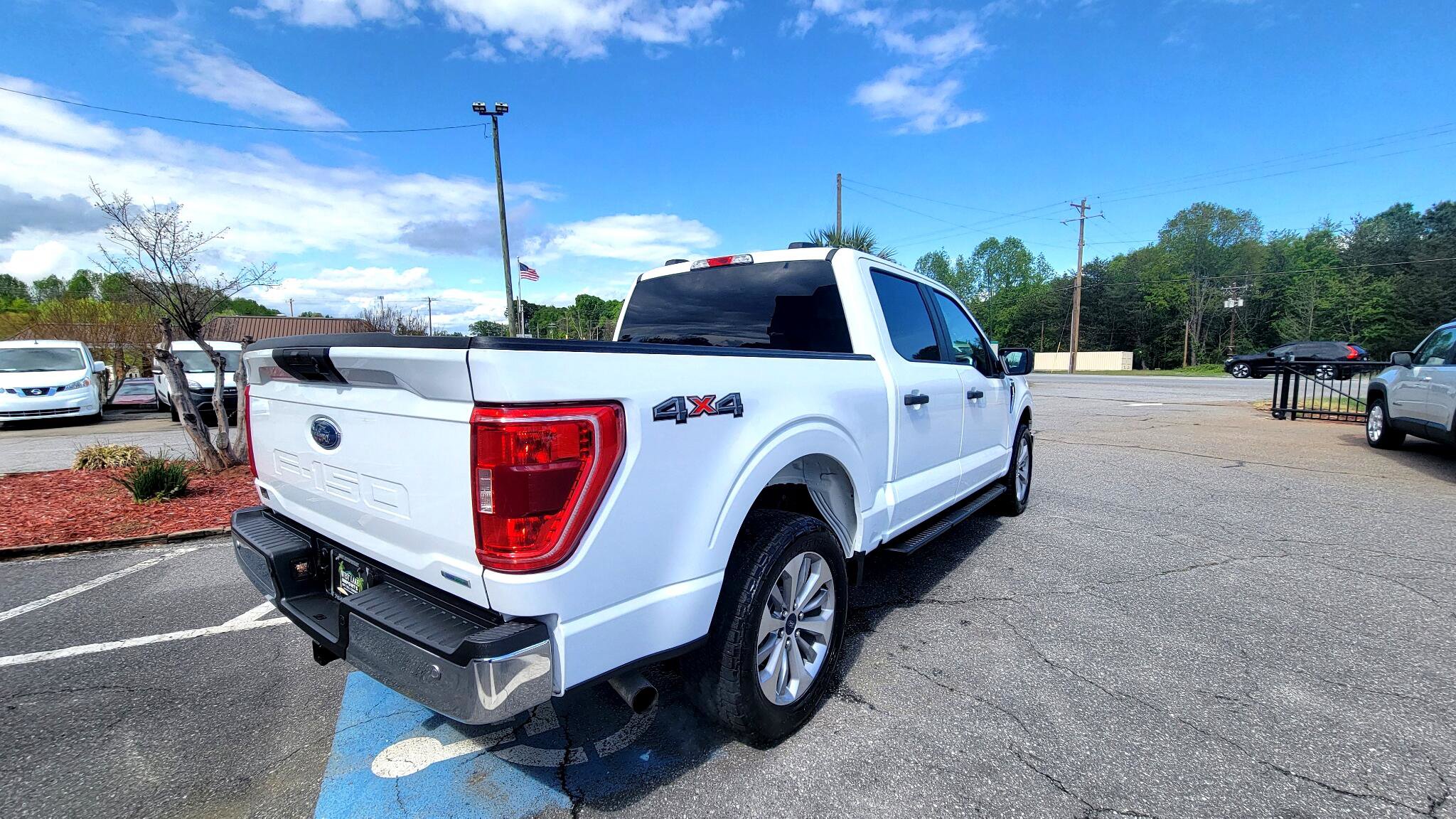 Used 2022 Ford F150 XLT w/ Trailer Tow Package image 13
