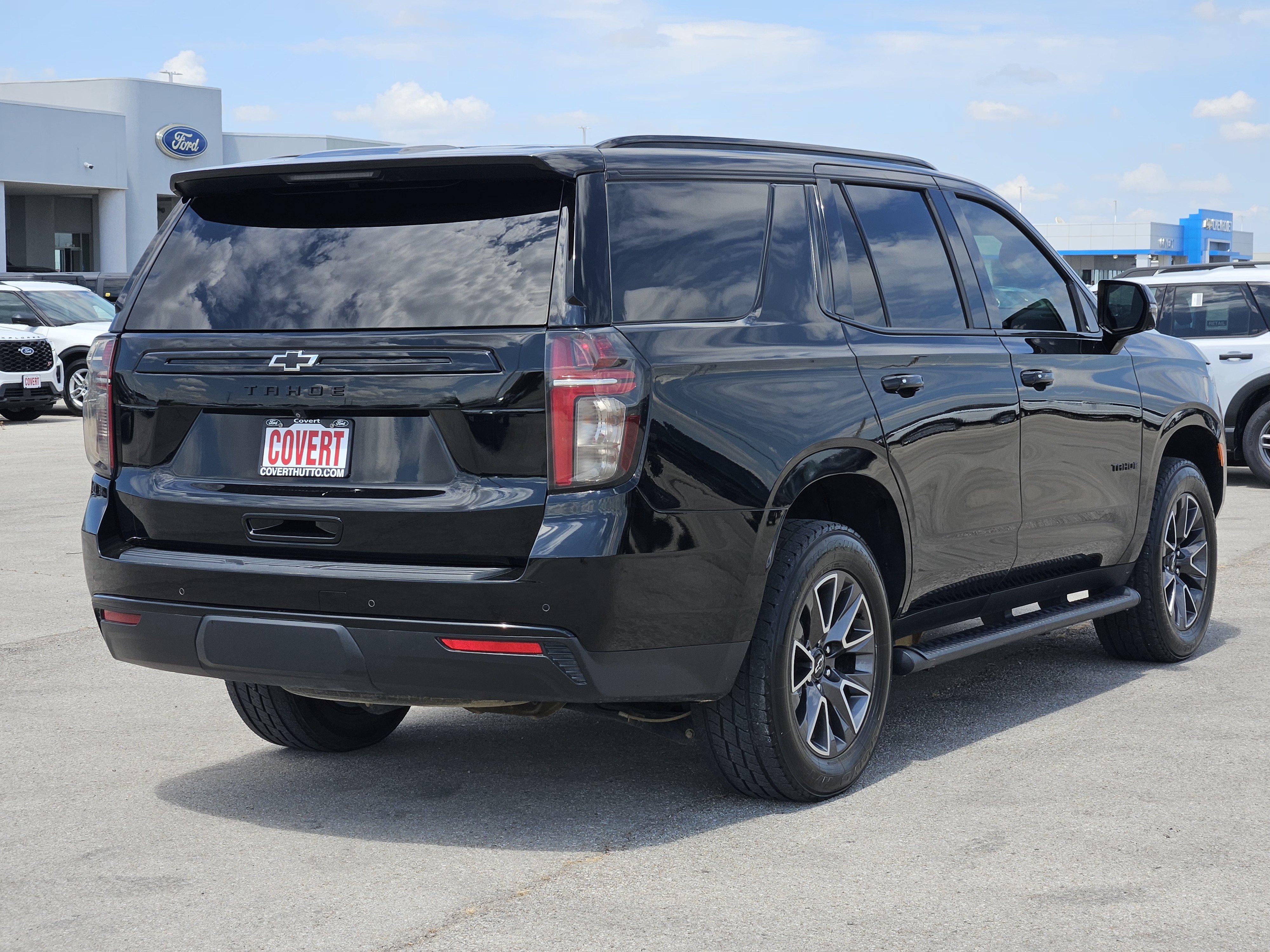 Used 2023 Chevrolet Tahoe Z71 w/ Luxury Package AWD/4WD image 5