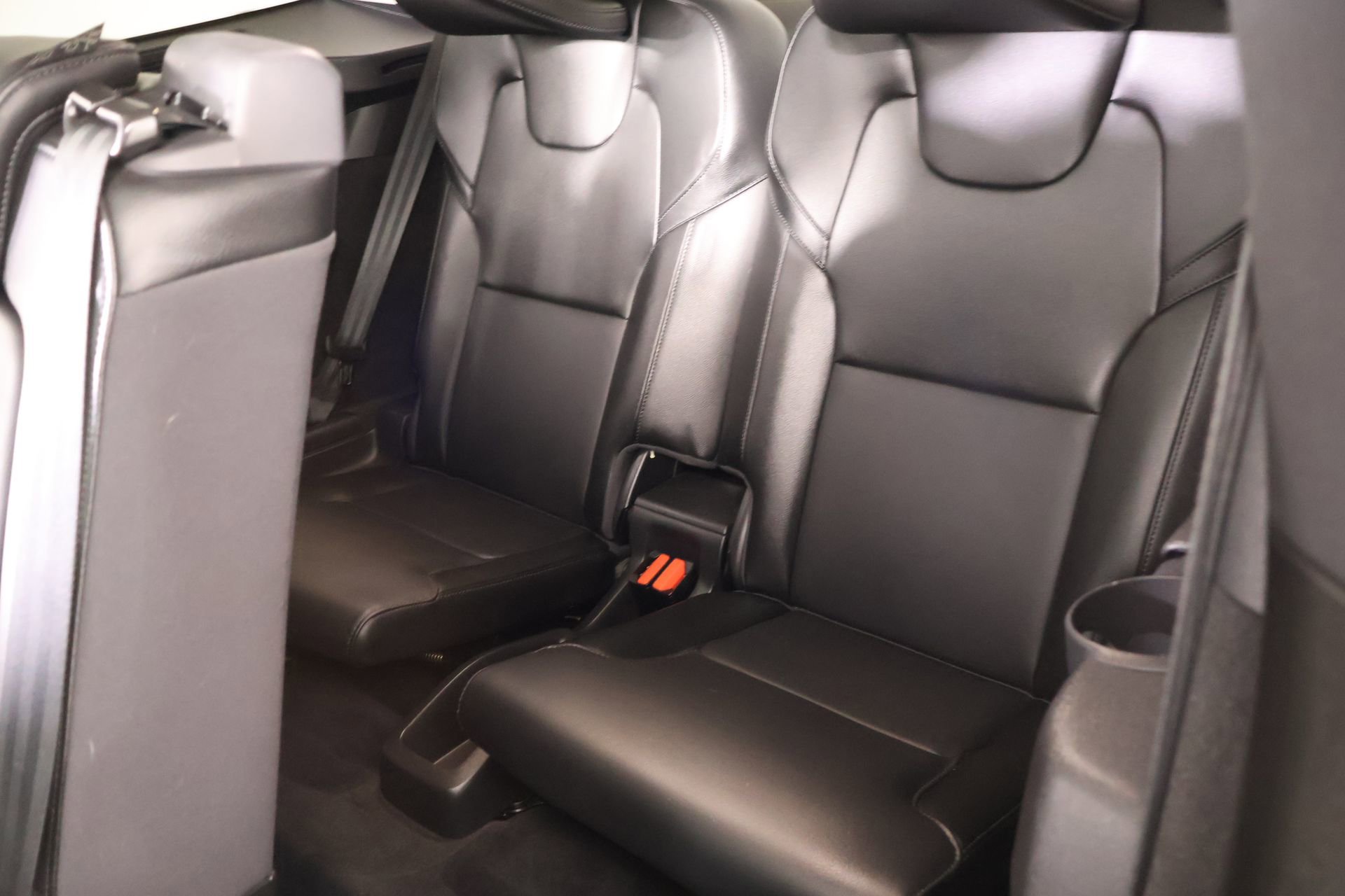 Used 2021 Volvo XC90 T5 Momentum w/ Advanced Package image 14