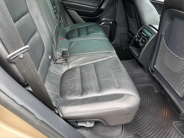 Used 2016 Volkswagen Touareg VR6 AWD/4WD image 11