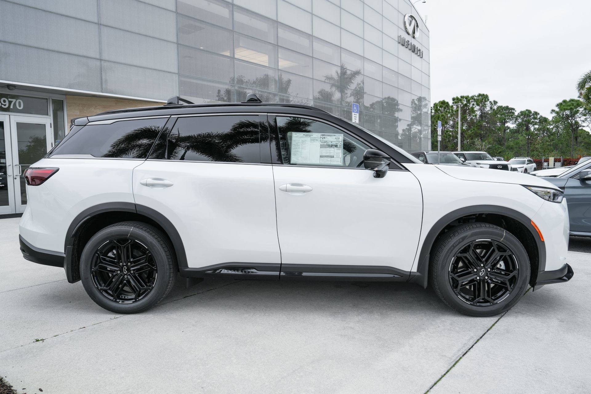 New 2026 INFINITI QX60 Sport w/ Dark Cargo Package image 23