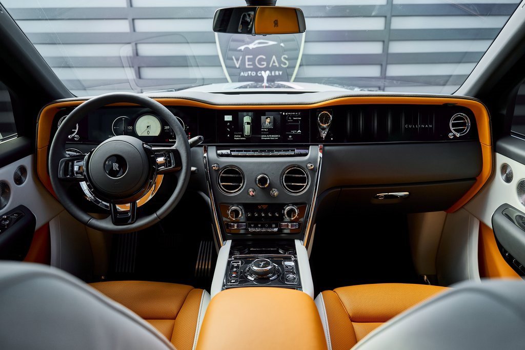 Used 2026 Rolls-Royce Cullinan image 57