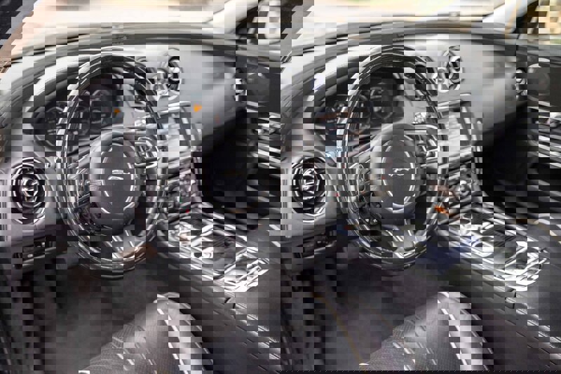 Used 2011 Jaguar XJ L RWD image 9