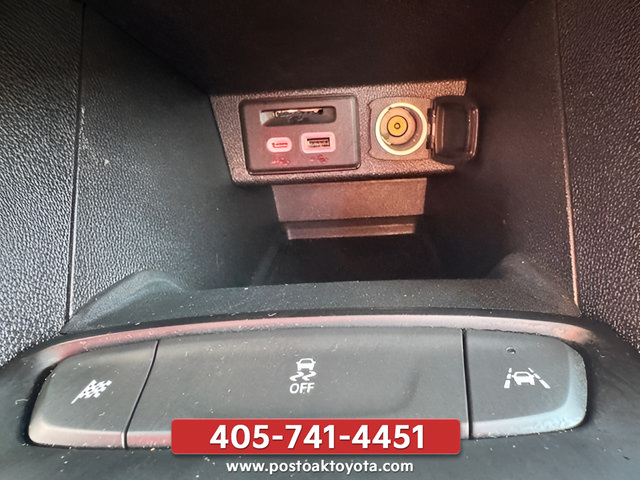 Used 2022 Chevrolet Bolt LT FWD image 27