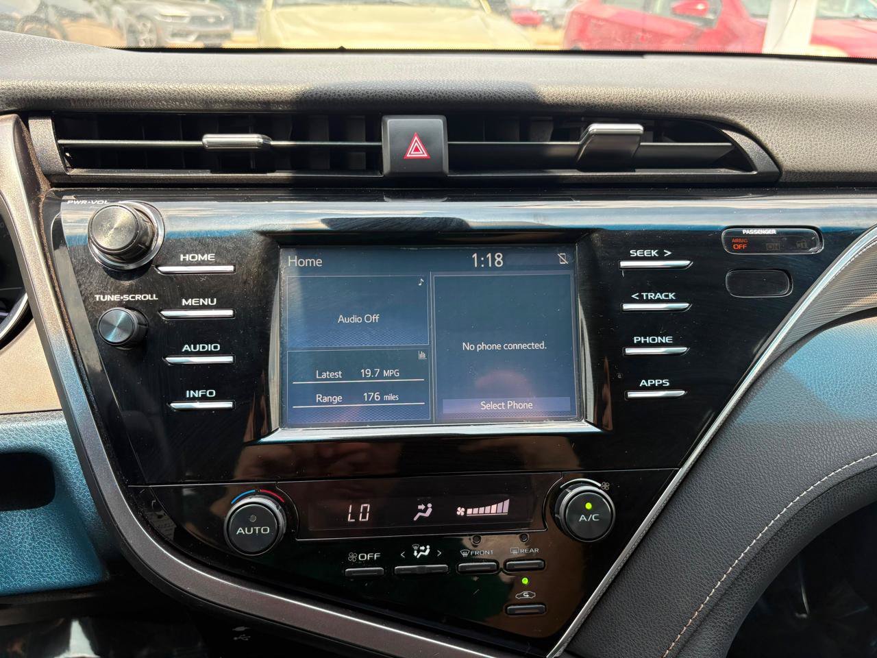 Used 2018 Toyota Camry SE w/ Moonroof Package FWD image 31