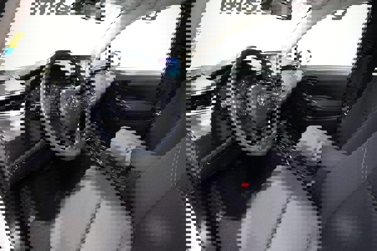 Used 2024 Toyota Corolla LE image 9