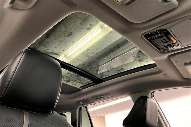 Used 2024 Toyota Grand Highlander Platinum image 17