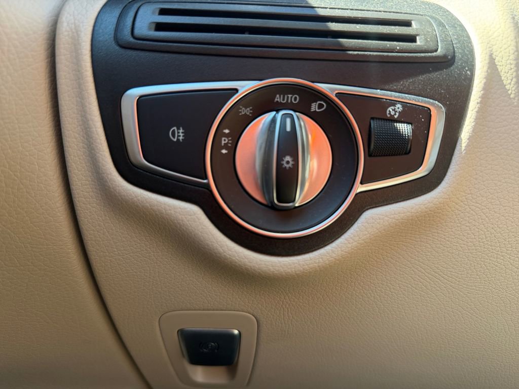 Certified 2021 Mercedes-Benz GLC 300 4MATIC image 23