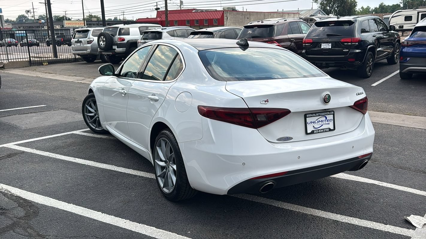 Used 2018 Alfa Romeo Giulia AWD image 5