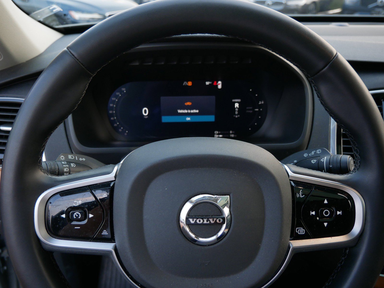 Certified 2025 Volvo XC90 T8 Plus w/ Protection Package Premier AWD/4WD image 25