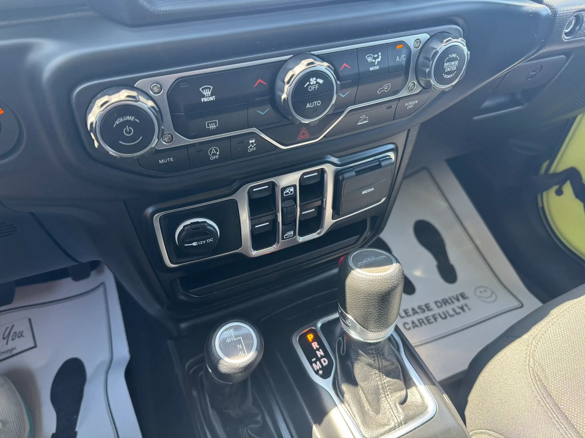 Used 2023 Jeep Gladiator Sport AWD/4WD image 9