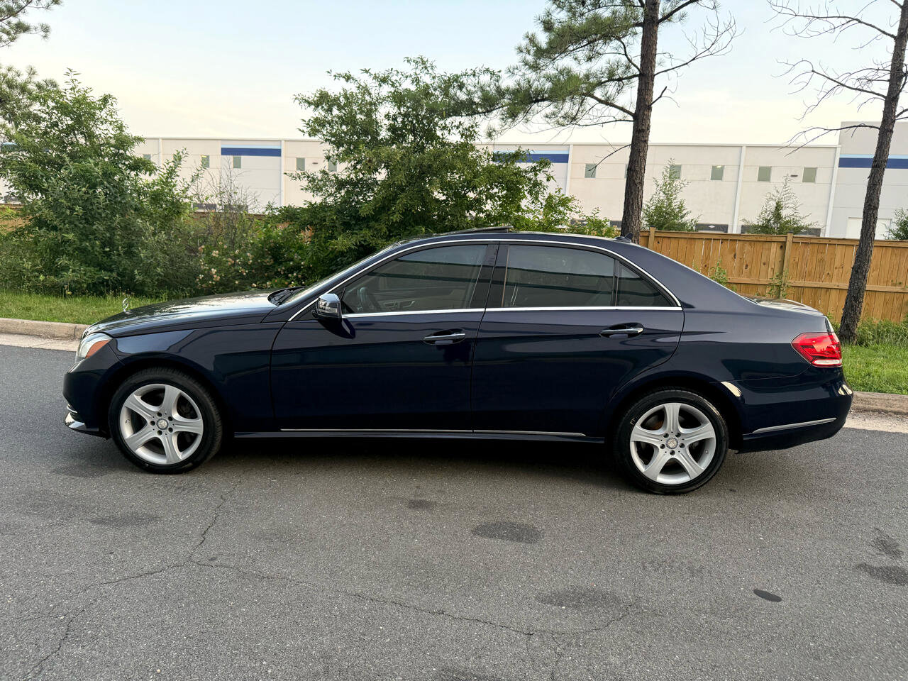 Used 2015 Mercedes-Benz E 350 4MATIC Sedan image 7